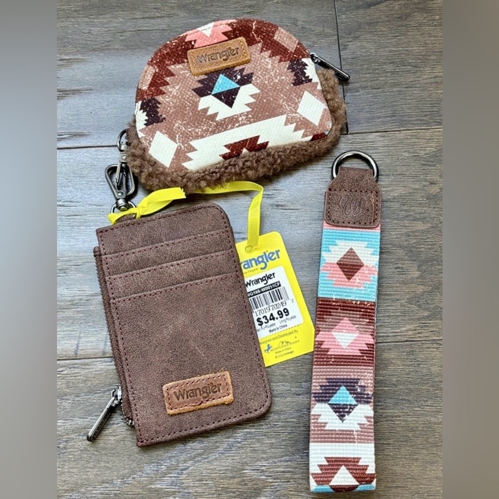Wrangler Sherpa Southwest Print Dual Pouch Wristlets zip top,cards,key - Picture 1 of 10